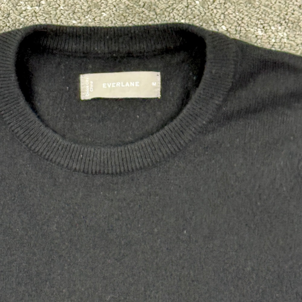 Everlane Cashmere Crewneck Sweater Mens M Black Knit Minimalist Essential